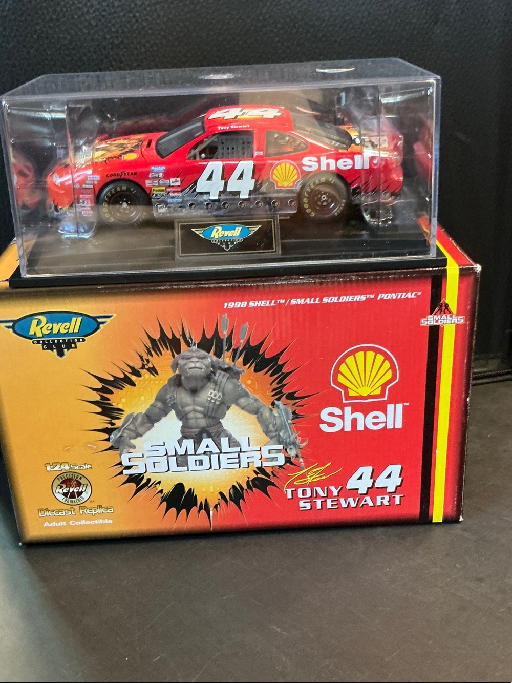 Revell Shell Tony Stewart #44 Red Diecast Car
